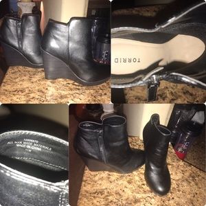 Torrid black wedge size 11w